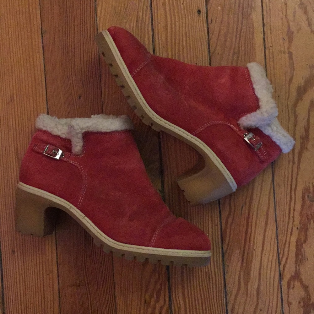 LAST CHANCE Adorable red booties with cozy lining